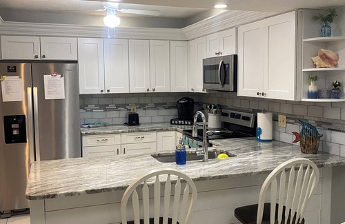 Sandalwood Estates House | 2-bedroom welcoming townhome in Fort Myers with community pool and hot tub.