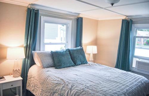 Nashua House | 2 bedroom with queen sofa sleeper