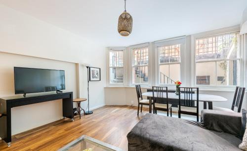 Brompton & Hans Town Apartment | 2 bedrooms 2 bathrooms Harrods