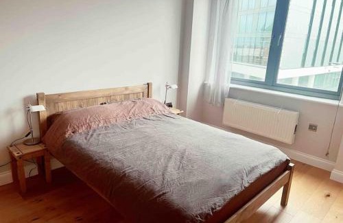 Sutton Central Apartment | 2 bedrooms flat @ London Sutton Station Zone 5