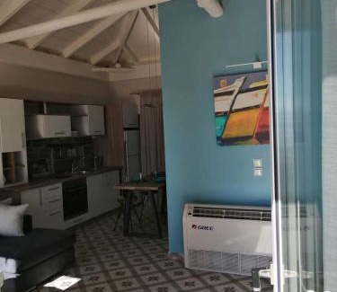 Foinikounta House | 2 Bedrooms Holiday Homes In Finikounta