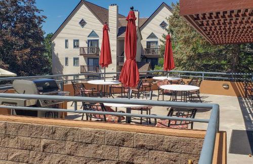 Englewood Apartment | 2 Blocks to Light Rail Denver Unit with Kitchenette
