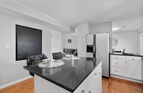 Morgantown House | 2 BR/2 bath King-suite townhouse right next to WVU Stadium & Hospital