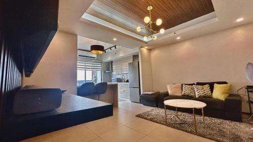 Bagumbayan Apartment | 2 BR Condo Free Wifi & Netflix - Circulo Verde, Eastwood Libis, Quezon City