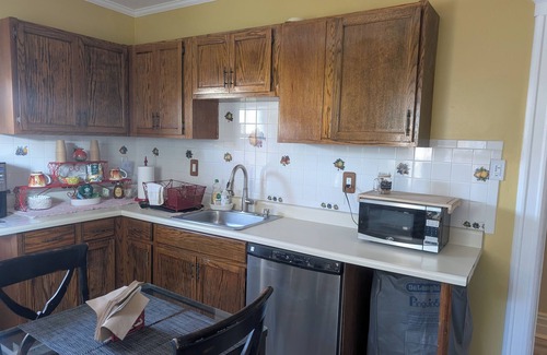 Montclair Apartment | 2 BR Spacious Apartment in Historic Montclair NJ Close to NYC Transportation