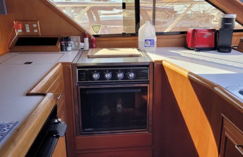 Bay Harbor Boat Rental | 2 Cabin Classic Yacht in Petoskey's Bay Harbor