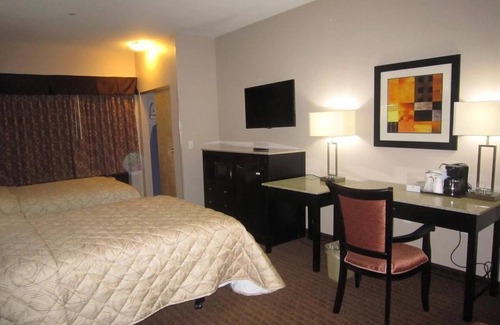 Monmouth Junction Hotel | 2 Comfortable Units, Free Breakfast, Close to Major Malls & Movie Theaters!