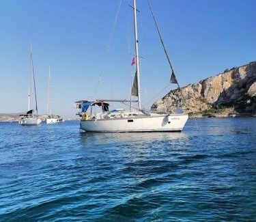 Datca City Center Boat Rental | 2-cottage yacht with 2 showers
