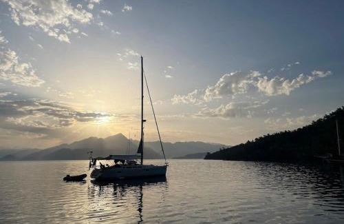 Datca City Center Boat Rental | 2-cottage yacht with 2 showers