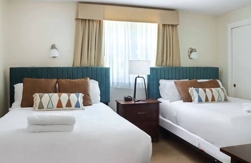 Beverly Hotel | 2 Double Rooms | The Beverly Hotel | w/Kitchen & Close to Dane Street Beach