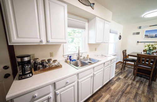 Clear Lake House | 2 E-Bikes & Kayaks included & No Cleaning Fees!