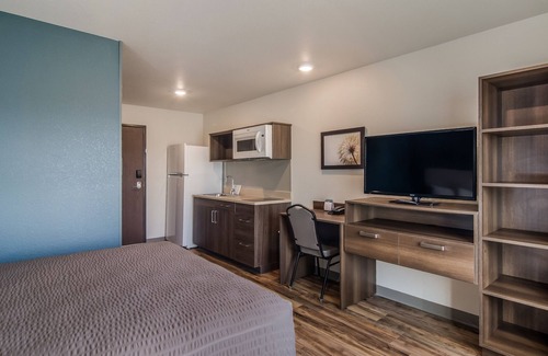 Greenville - Spartanburg Hotel | 2 Furnished Rooms for Budget Travelers Near Greenville’s Popular Attractions