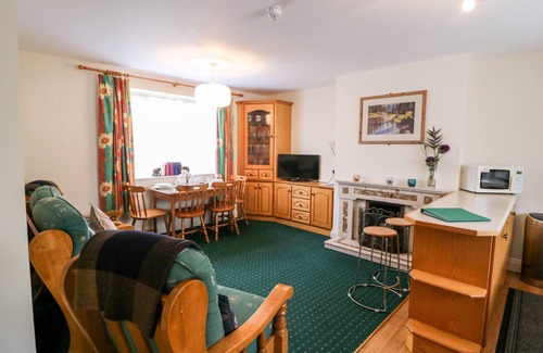 Glengarriff Cottage | 2 GARNISH COURT, country holiday cottage in Glengarriff, County Cork