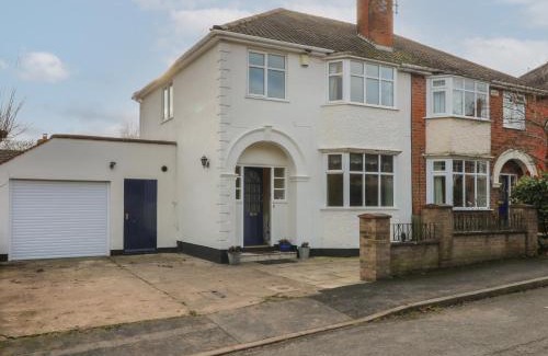 Melton Mowbray House | 2 Gladstone Avenue