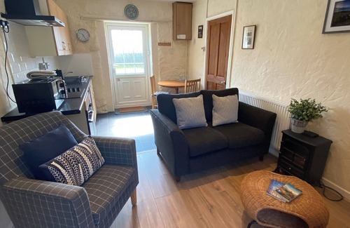 Bodorgan Cottage | 2 Glantraeth Farm Cottage