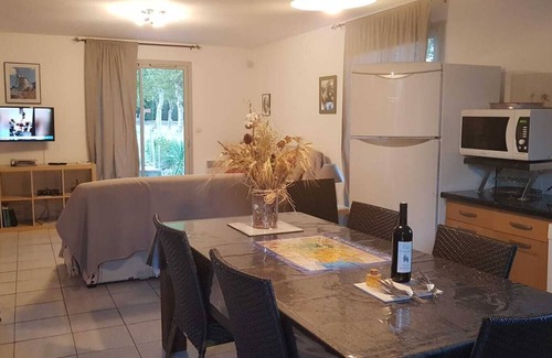 Rieux-en-Val Cottage | 2 guesthouses - B&B with swimming pool near vineyards in Corbières