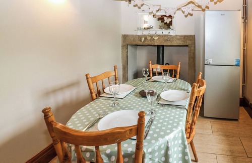 Eastgate Cottage | 2 HOLME POOL, pet friendly, with open fire in St John's Chapel