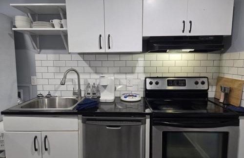 Forest Park Apartment | 2 King Beds Near Airport - The Silver Hideaway