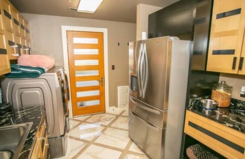 Marshall House | 2 Kings | Chapel | Jet Tub | Elevator | DT 12 mins