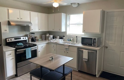 Commerce Apartment | ✨ 2 Luxury Townhomes: 4 King Beds, 2 Kitchens, 6 TV's, 2 Grills & 2 Firepits ✨