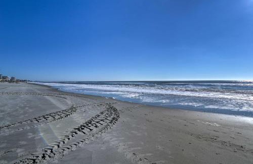 Atlantic Beach House | 2 Mi to Barefoot Landing Family Retreat