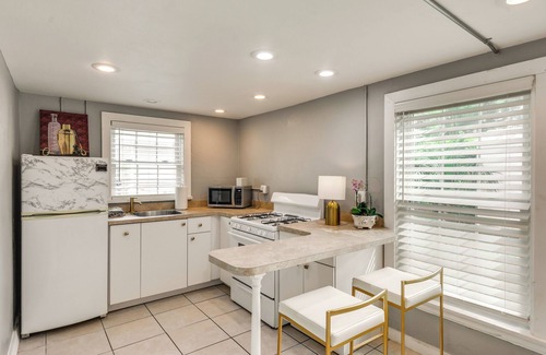 East Hill Apartment | 2 Mi to Dtwn Pensacola: Dog-Friendly Apartment