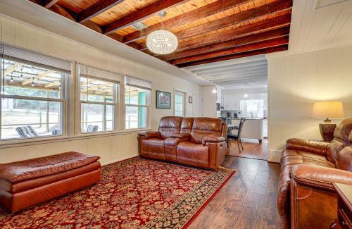 Fairhope House | 2 Mi to Fairhope Pier Home with Large Yard!