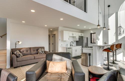 Lutsen House | 2 Mi to Lutsen Mtns Modern Cabin with Fire Pit!