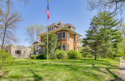 Montevideo House | 2 Mi to Minnesota River Family Home Near Fishing!