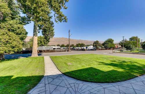 West Clarkston-Highland House | 2 Mi to River Historic Clarkston Home with Views!