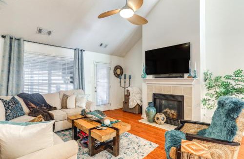 Cordova House | 2 Mi to Shelby Farms Charming Family Home with Yard