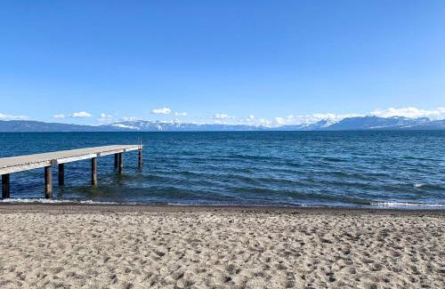 Lake Forest House | 2 Mi to Skylandia Beach Tahoe City Home with Deck
