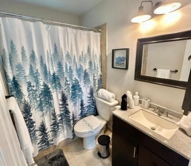Lauderdale-by-the-Sea Apartment | 2 min walk to beach & free parking Lauderdale 21-1