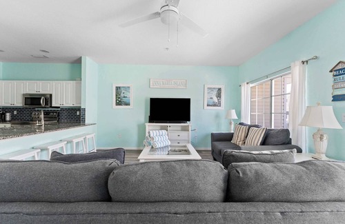 Bradenton Beach House | 2-Minute Walk to Beach - Heated Pool - Hot Tub - Family