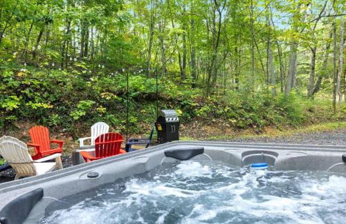 New Market House | 2 Modern Cabins Hot Tub, Fire Pit, Grill, & Wifi