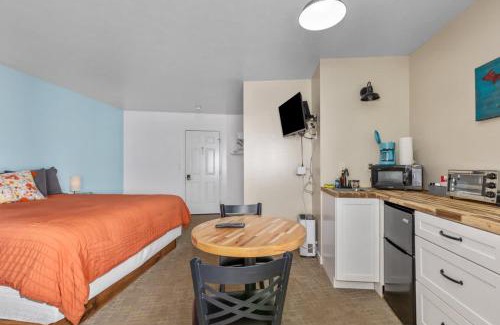 Lake City Hotel | 2 Modern Combined Family Studio Apartments