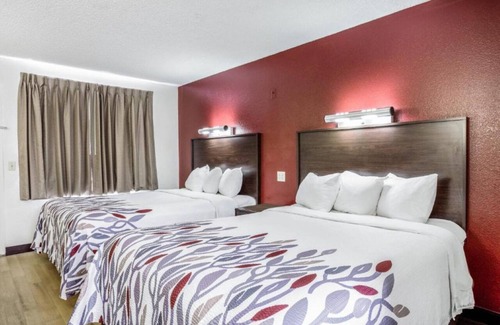 Allison Hotel | 2 Pet-friendly Units for Families Exploring Gallup - Free Parking, Breakfast