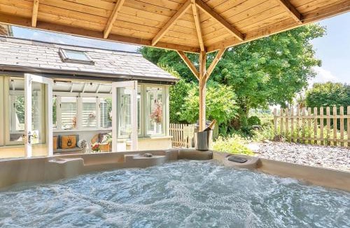 Halberton House | 2 Pigsfoot Cottages