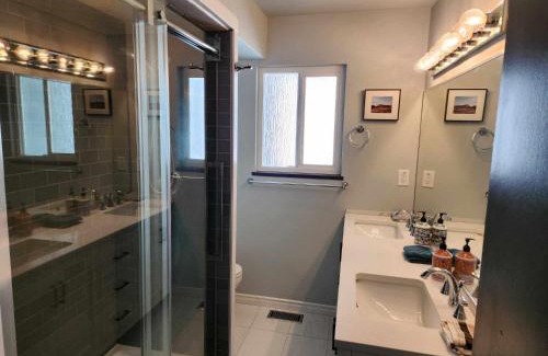 Kensington-Cedar Cottage Villa | 2- Premium Beatrice