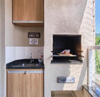 Estufa II Apartment | 2 Quartos com ar, piscina, sacada Gourmet a 1 km da praia Grande