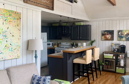 Salem Villa | 2 queen beds comfy lake Keowee community, golf,hike,waterfalls, close to Clemson