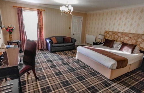 Ipswich House | 2 Relaxing Rooms w/Pool, Steam Room & Garden Access at Charming Ipswich