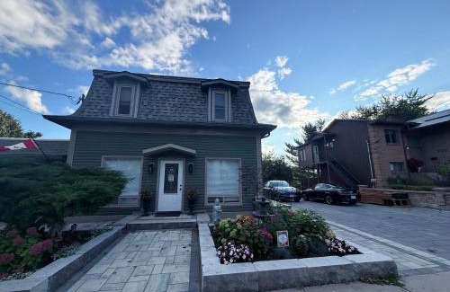 Gananoque Hotel | 2 Rivers Inn The Thousand Islands - LUXURY WATERFRONT WALKOUT
