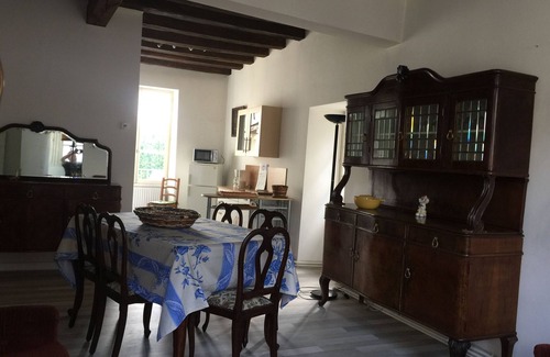 Chinon Apartment | 2 room furnished apartment rental in CHINON in the heart of the medieval town. R + 2