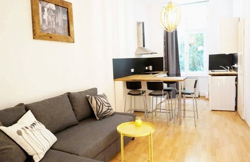 Prenzlauer Berg Apartment | 2 Room Prenzlauer Berg Retreat – Walk to Cafés & Transit | StayBearlin