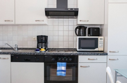 Eutritzsch Apartment | 2 rooms apartment, kitchen, bathroom, balcony, HD TV, WiFi, parking - near zoo, fair