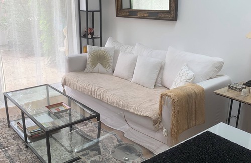 Gradignan Bed & Breakfast | 2 rooms on garden level with direct access to garden, swimming pool and barbecue