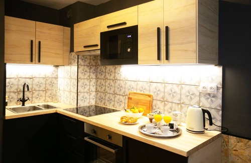 Old Town Apartment | 2 rooms with patio - center of Toulon