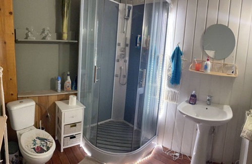 Ban-de-Sapt Cabin | 2 Rustikale Blockhütten auf Idyllisch Gelegenem Reiterhof