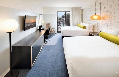 Venice Hotel | 2 SoCal Style Rooms in Venice | Balcony | Free Breakfast | Rooftop